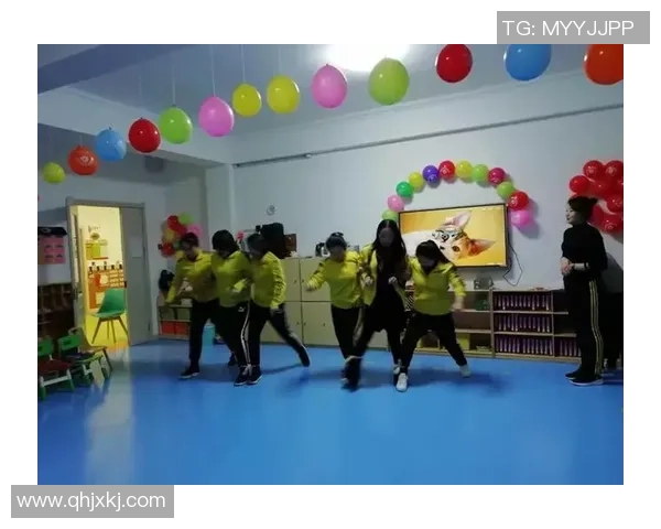 足球明星丁丁与女友的甜蜜生活揭秘及其背后的爱情故事 足球明星丁丁与女友的甜蜜生活揭秘及其背后的爱情故事