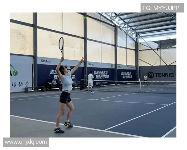 赛后分析:西安网球队与上海网球队在比赛中的战术灵活性对比 赛后分析:西安网球队与上海网球队在比赛中的战术灵活性对比